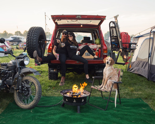 Illustration for article titled Cool FJ60 pics W/Maddie the Coonhound